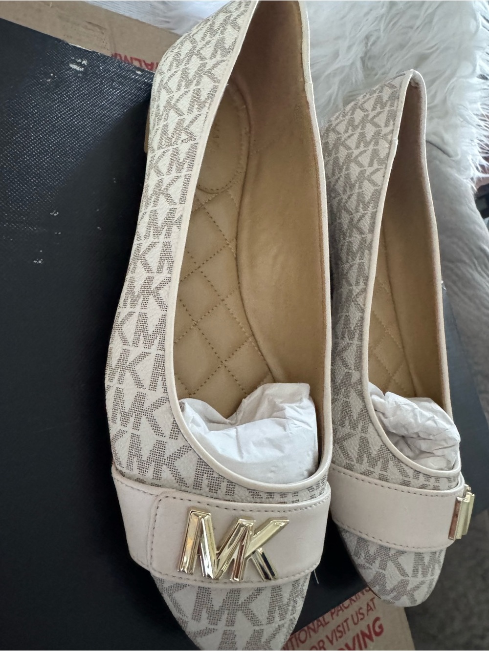 Michael Kors MK Logo jilly Ballet Flats vanilla